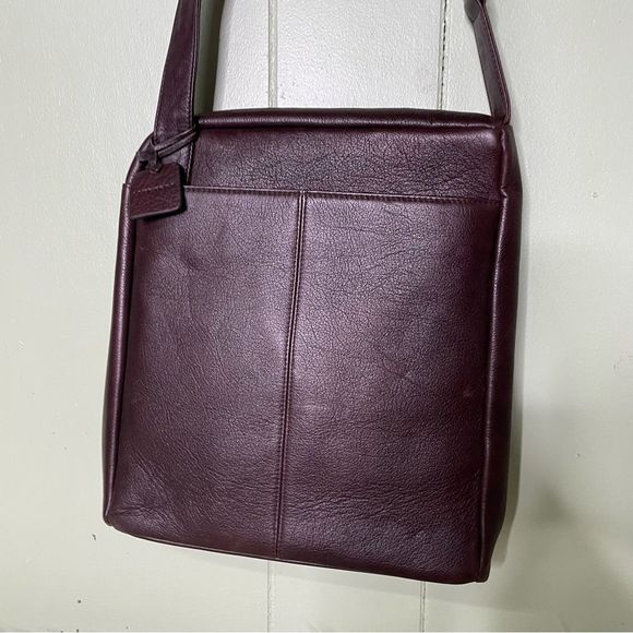 Levenger Brown Leather Messenger Bag Tote - Picture 6 of 9